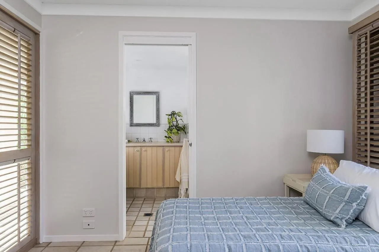 Byron Bay Accom 12 Childe Street, Byron Bay - Absolute Belongil Summerhouse 0*,